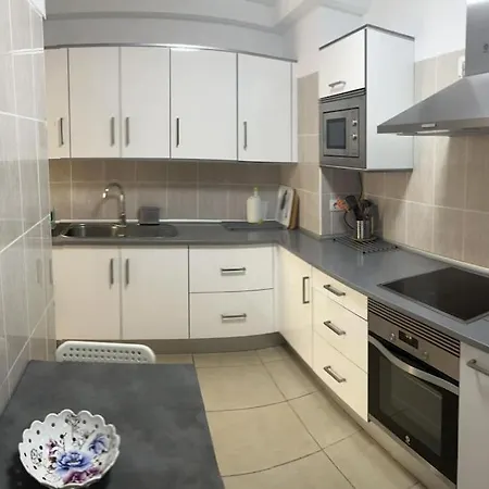 Piso Familiar 2 Dorm. Cocina *